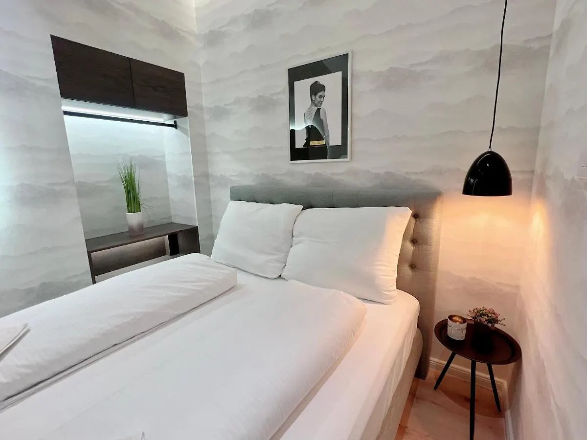 Zeus Design Cosmopolitan Studio ※1A Vienna Apartment