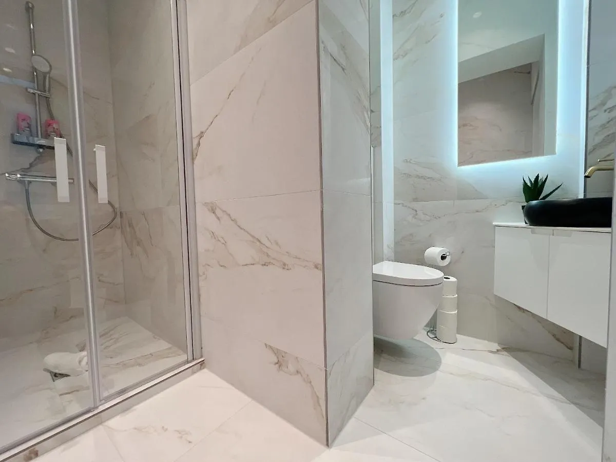 Zeus Design Cosmopolitan Studio ※1A فيينا شقة